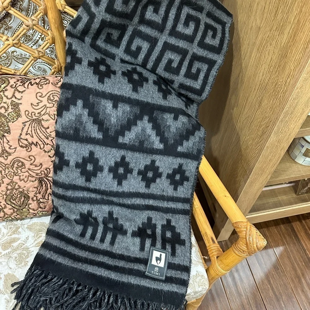 TUMI Royal Alpaca Merino Wool Throw Blanket Peruvian Design